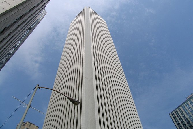 Chicago Walking Tour: Modern Architecture - AMA Plaza and the Mies connection