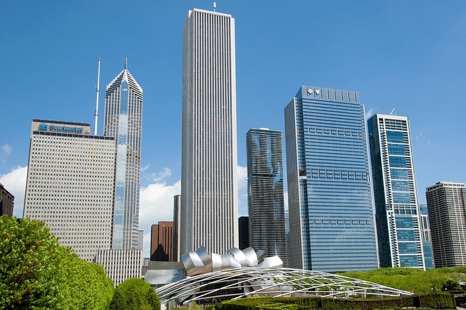 Chicago Walking Tour: Must-See Chicago - Tribune Tower and the international design contest