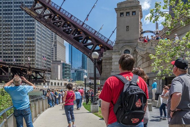 Chicago Walking Tour of Highlights with Free Bike or Kayak Rental - Pace, group size, weather, and family fit