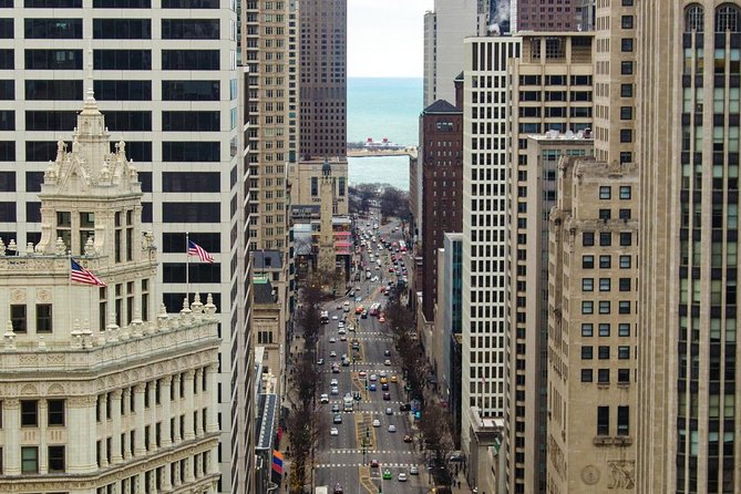 Chicago Walking Tour: The Magnificent Mile - Burberry and the retail face of Michigan Avenue
