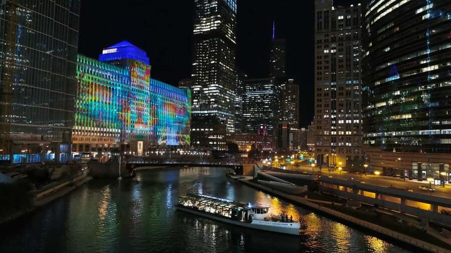 City Cruises Chicago: Brunch, Lunch, or Dinner River Cruise - Boarding near NBC Tower