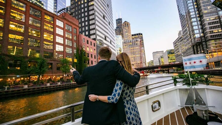 City Cruises Chicago: Brunch, Lunch, or Dinner River Cruise - Returning through the central skyline