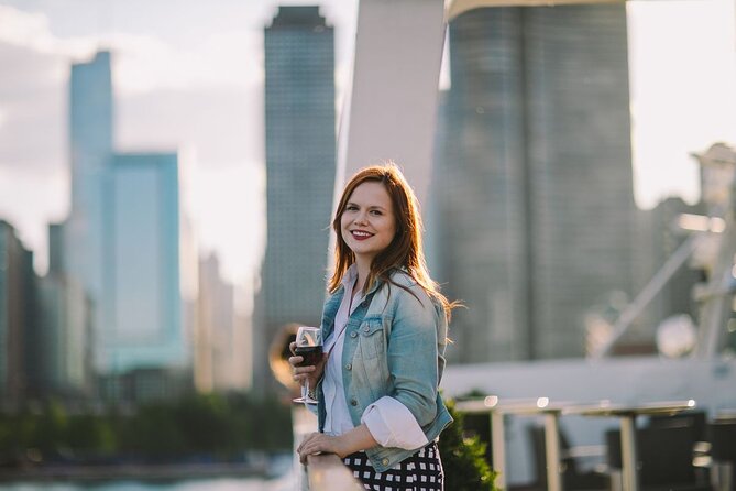 City Cruises Chicago: Fireworks Signature Dinner Cruise - Service, drinks, and the cost of the evening