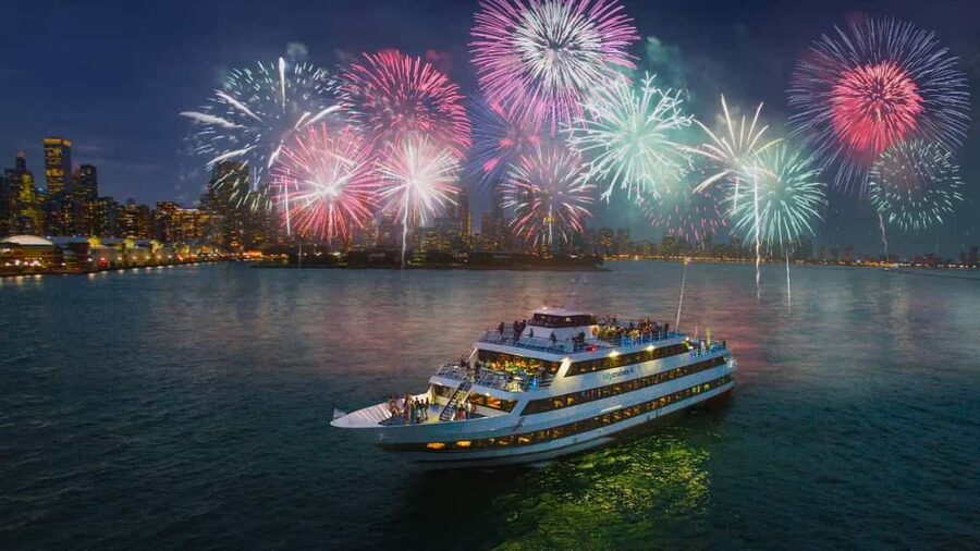 City Cruises Chicago: Lake Michigan Fireworks Dinner Cruise - A Chicago evening that begins with the skyline