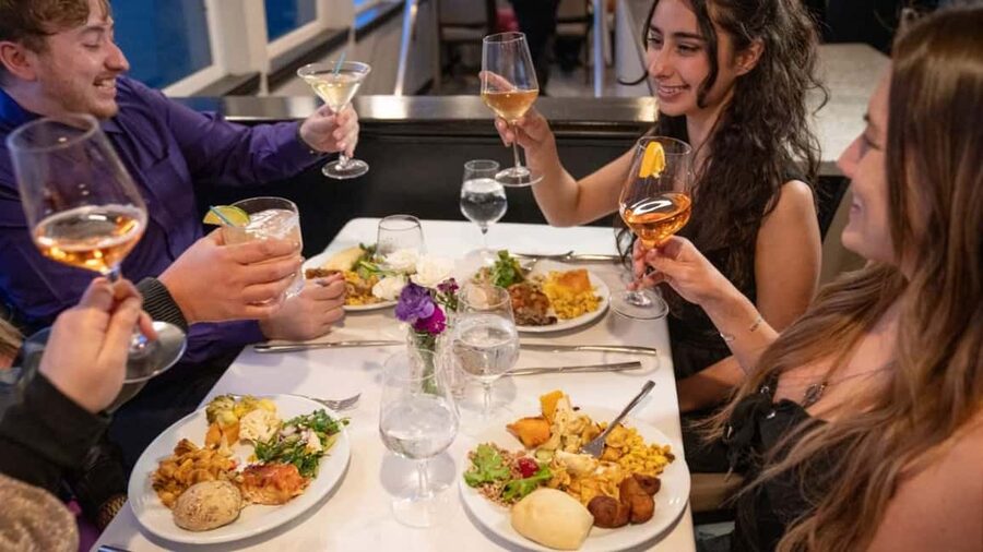City Cruises Chicago: Lake Michigan Fireworks Dinner Cruise - Dress code and practical planning