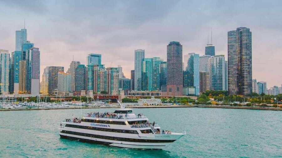 City Cruises Chicago: Lake Michigan Lunch or Dinner Cruise - Boarding at Navy Pier