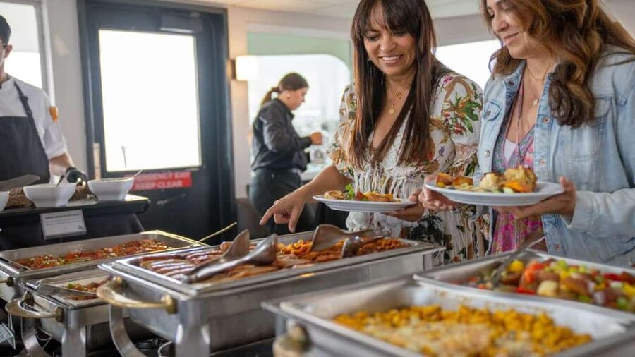 City Cruises Chicago: Lake Michigan Lunch or Dinner Cruise - Rooftop Views, Music, and Games