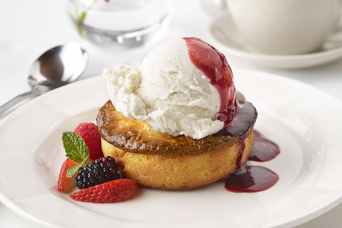 City Cruises Chicago: Premier Lake Michigan Brunch Cruise - The ship, seating, and comfort