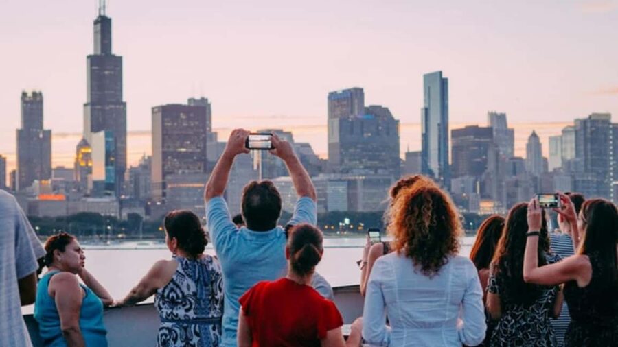 City Cruises Chicago: Premier Lunch or Dinner Cruise - A dining cruise with Chicago as the backdrop