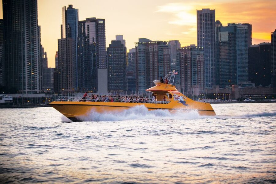 City Cruises Chicago: Seadog Lakefront Speedboat Ride - The Museum Campus, Shedd Aquarium, and Field Museum
