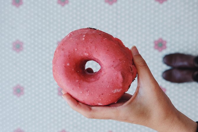 Delicious Donuts & City Sights: Chicago's Original Donut Tour - Walking through the Loop between bites