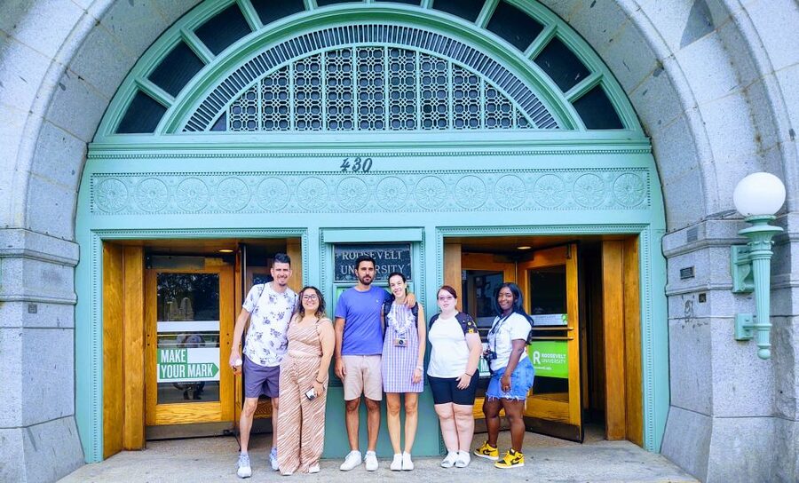 Downtown Chicago TV & Movie Filming Locations Walking Tour - Key points at a glance
