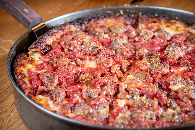 Downtown Chicago Walking Pizza Tour - Crossing to the Loop for Chicago stories