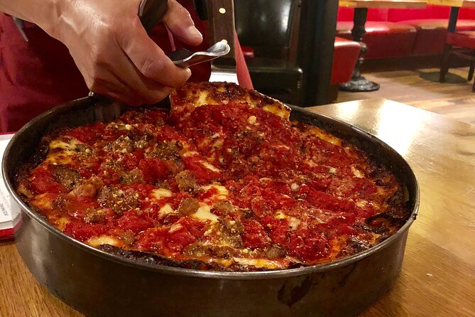 Downtown Chicago Walking Pizza Tour - The Magnificent Mile and Holy Name Cathedral