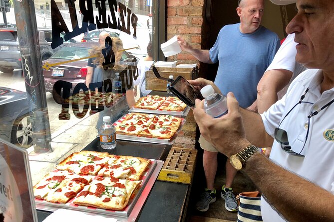 Downtown Chicago Walking Pizza Tour - What you actually eat