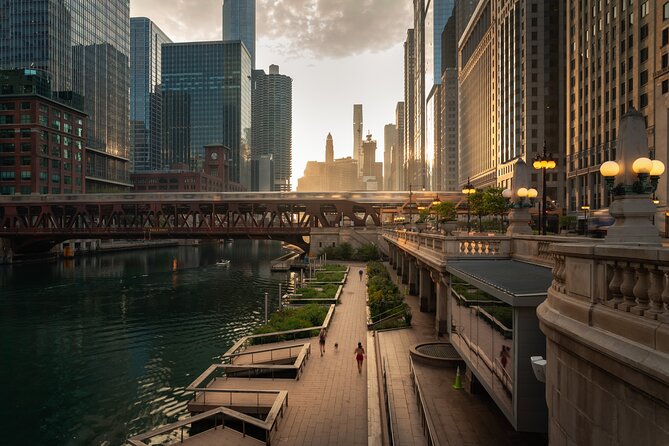 Ghosts of Chicago Family Friendly Ghost Tour - Stop seven: Buckingham Fountain and the Eastland Disaster