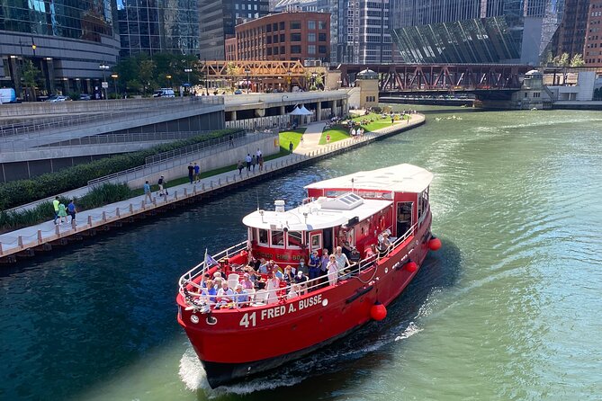 Historical and Architectural Chicago Fireboat River & Lake Cruise - A Chicago fireboat with a route built around contrast