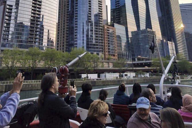 Historical and Architectural Chicago Fireboat River & Lake Cruise - Who should book the fireboat cruise