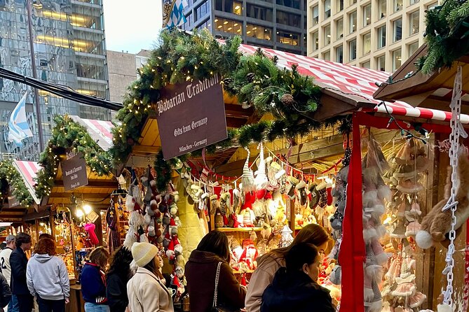 Holiday Walking Tour: Underground Chicago via the Pedway - Starting at Swissotel and heading underground