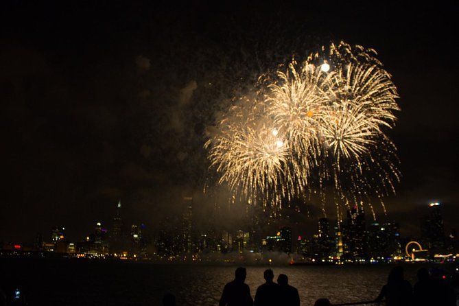 Lake Michigan Fireworks Cruise in Chicago - Booking and timing advice
