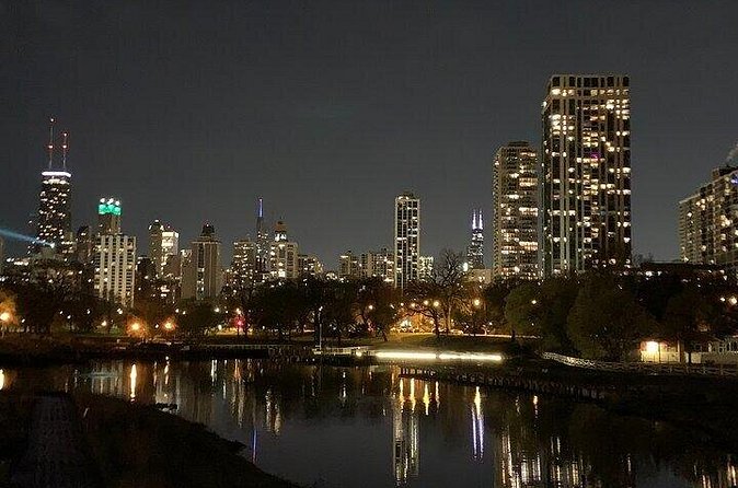 Lincoln Park Hauntings Ghost Investigation Tour - The guides and the storytelling style