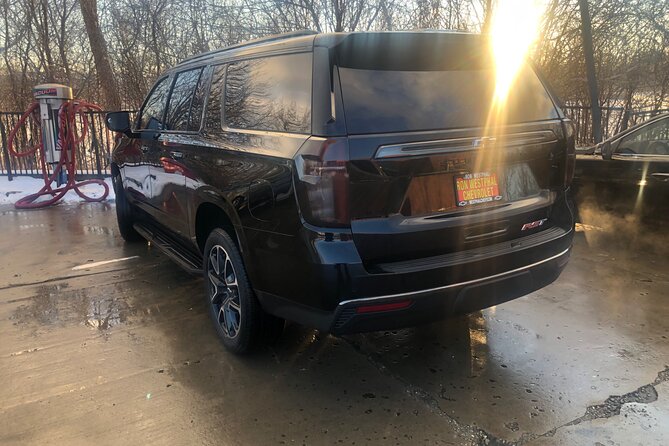 Meet and Greet Private SUV Transfer from ORD to Downtown Chicago - What the ride is like inside the vehicle