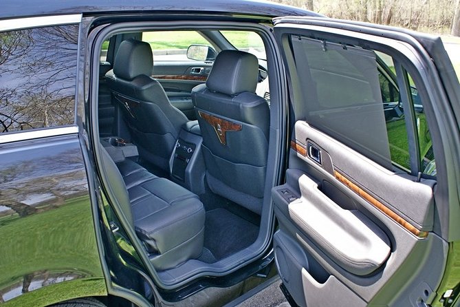 O'Hare Airport Transfer to Chicago by Luxury Sedan - Inside Meet - Comparing the cost with other arrival choices