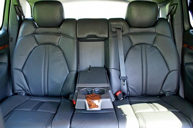 O'Hare Airport Transfer to Chicago, Sedan, Curbside - Top Rated - Communication is the key to a smooth arrival