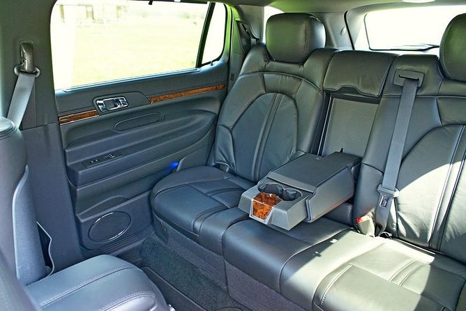 O'Hare Airport Transfer to Chicago, Sedan, Curbside - Top Rated - Who should book this airport transfer?