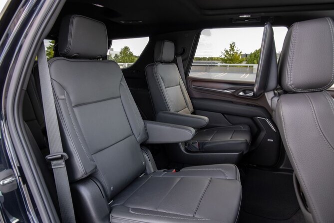 O'Hare or Midway Airport Curbside Transport One Way - The SUV, seating, and luggage limits