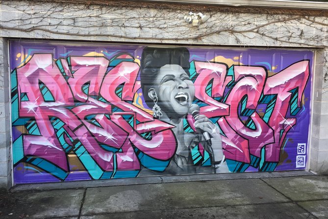 Offbeat Street Art Tour of Chicago: Urban Graffiti, Art, and Murals - Ending at Logan 11 Bar & Kitchen