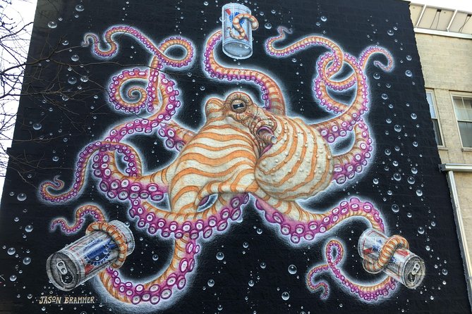 Offbeat Street Art Tour of Chicago: Urban Graffiti, Art, and Murals - What the guides add to the experience