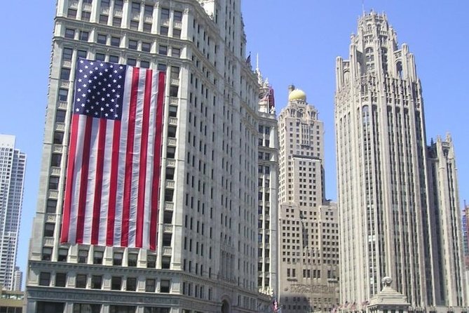 Private Chicago Architecture Tour - The Magnificent Mile at street level