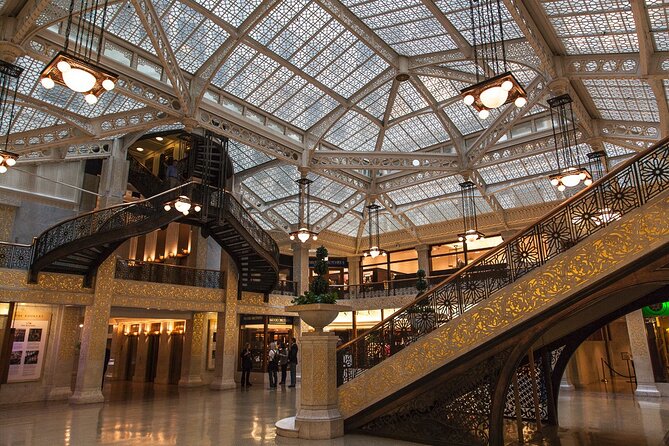 Private Chicago Architecture Walking Tour - The Marquette Building begins the story