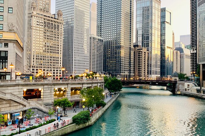 Private Chicago Guided Tour with Hotel Pickup - Starting in the Loop at the Daley Center