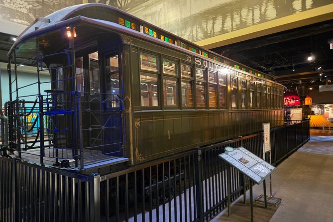 Private Chicago History Museum Tour - Entering at 1601 N Clark Street