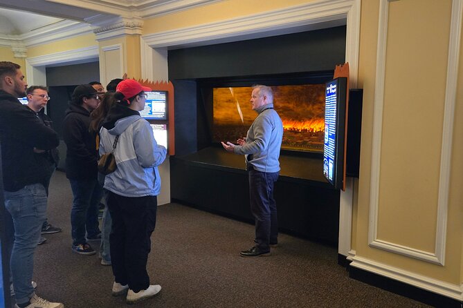 Private Chicago History Museum Tour - Deep-dish pizza, blues, and everyday Chicago