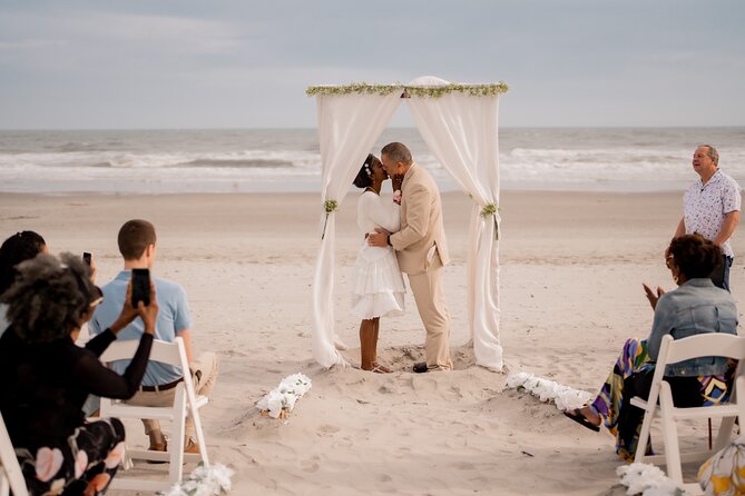Private Vacation Photoshoot with Photographer in Chicago - Chicago backdrops, city character, and local advice