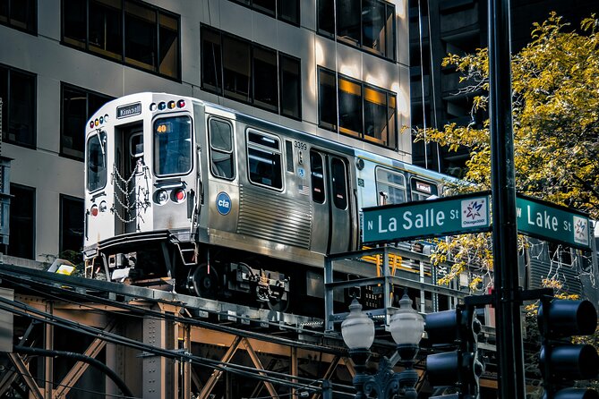 Self-Guided Chicago Loop Tour Explore the City at Your Own Pace - Beginning at DuSable Bridge and the Chicago River
