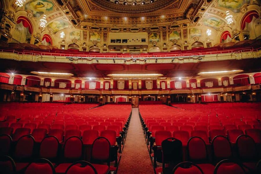 The Chicago Theatre Tour Experience - Meeting a Rockettes precision dancer