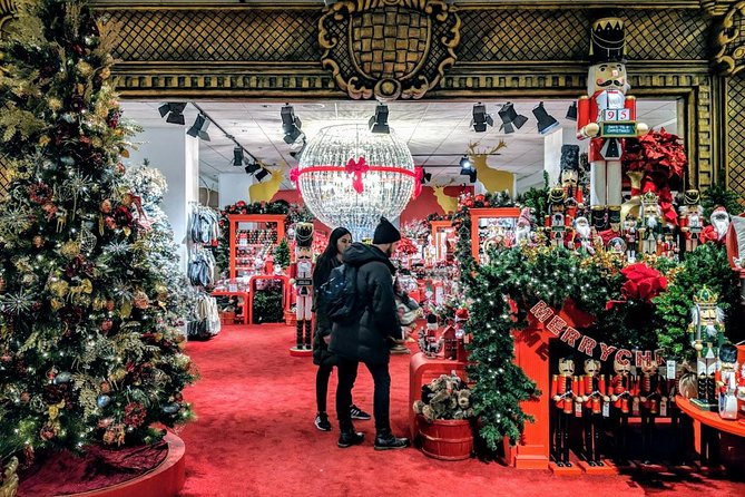 The Christmas Tree Crawl Experience Chicago at the Holidays - The guide makes or breaks the experience