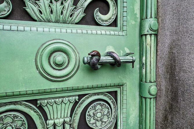 The Deep Pockets Of Graceland Cemetery Walking Tour - Why Graceland Cemetery makes a good Chicago walk