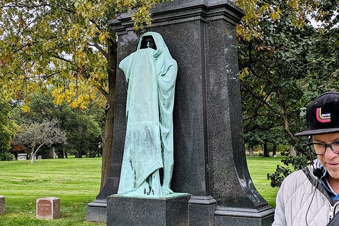 The Deep Pockets Of Graceland Cemetery Walking Tour - The guide makes or breaks the $45 price