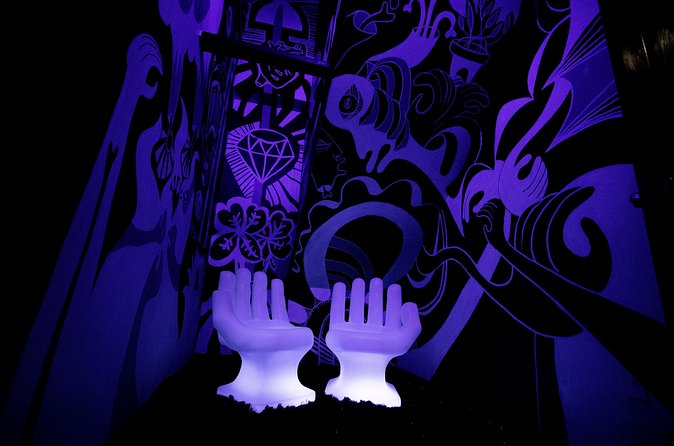 Trickery Chicago Magic Show - What to know before you go