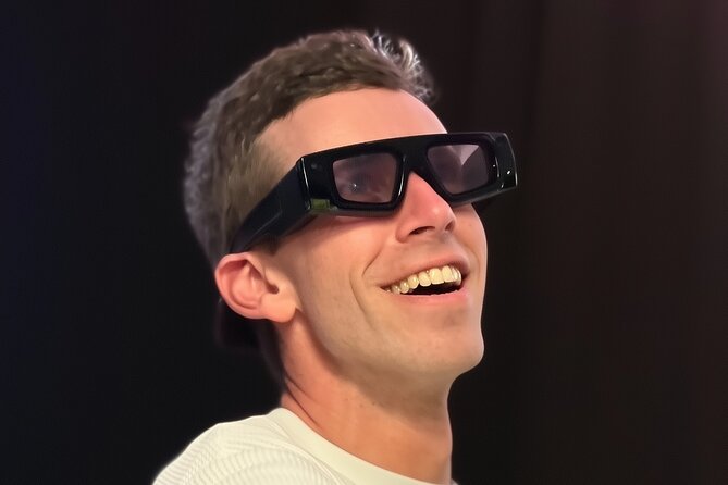 Verse Immersive Holographic Theater in Chicago - Magic, space, animals, and dinosaurs