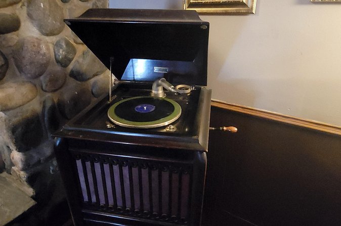 Vito's Vault Chicago finest dinner theatre speakeasy - Who will enjoy Vito’s Vault most?