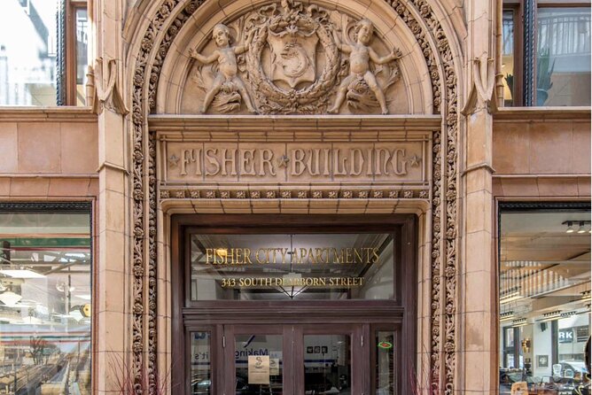 Walking Tour: Chicago's Loop - Home of the Modern Skyscraper - Entering the Rookery Building