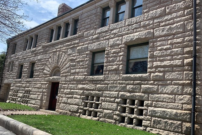 Walking Tour: Chicago's Prairie Ave Dist. - Street of the Elite - Clarke House and Chicago’s oldest house