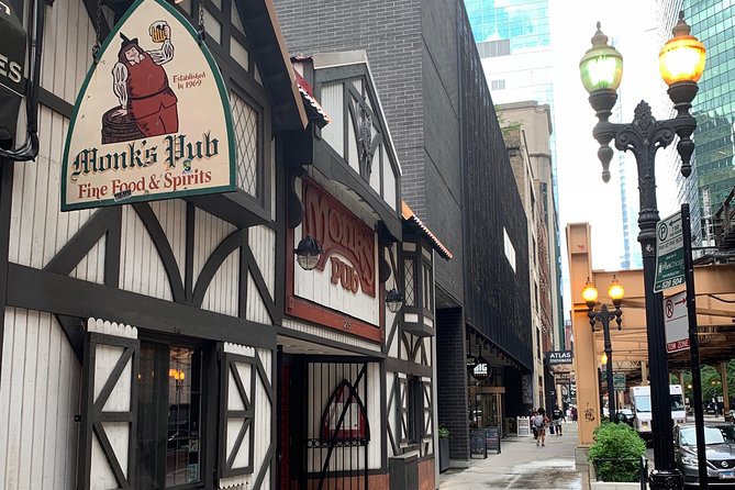 Walking Tour: Historic Chicago Pubs in River North and the Loop - Group size, walking, and practical comfort