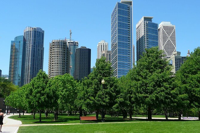 Welcome to Chicago: Private Half-Day Tour with 360 Observation Deck - Daley Plaza and the Chicago River crossing
